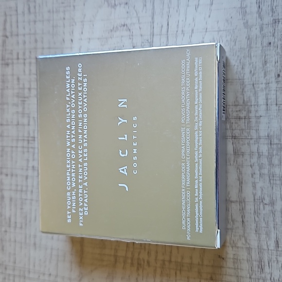 Jaclyn Cosmetics Translucent Setting Powder - Picture 3 of 5